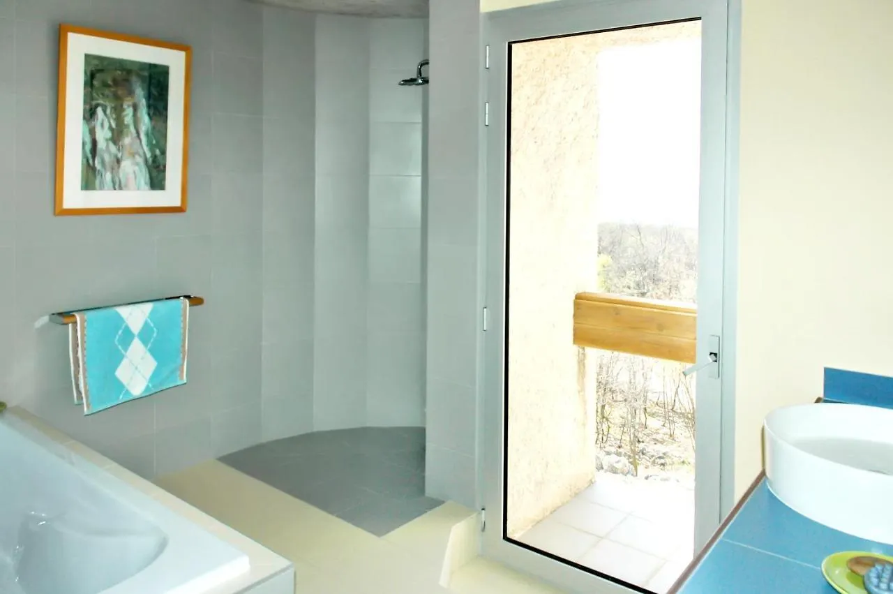Maison De 6 Chambres Avec Piscine Privee Jardin Amenage Et Wifi A Mane Mane  0*, Mane (Alpes-de-Haute-Provence) France